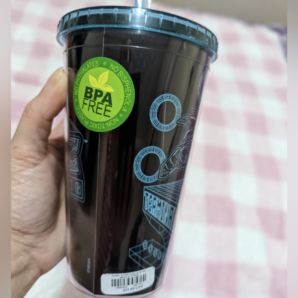 Sonic the Hedgehog Glow In The Dark Tumbler Cup New!
